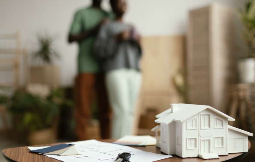 The 2024 property gold rush: prices soar, stocks shrink and early birds secure the worm!