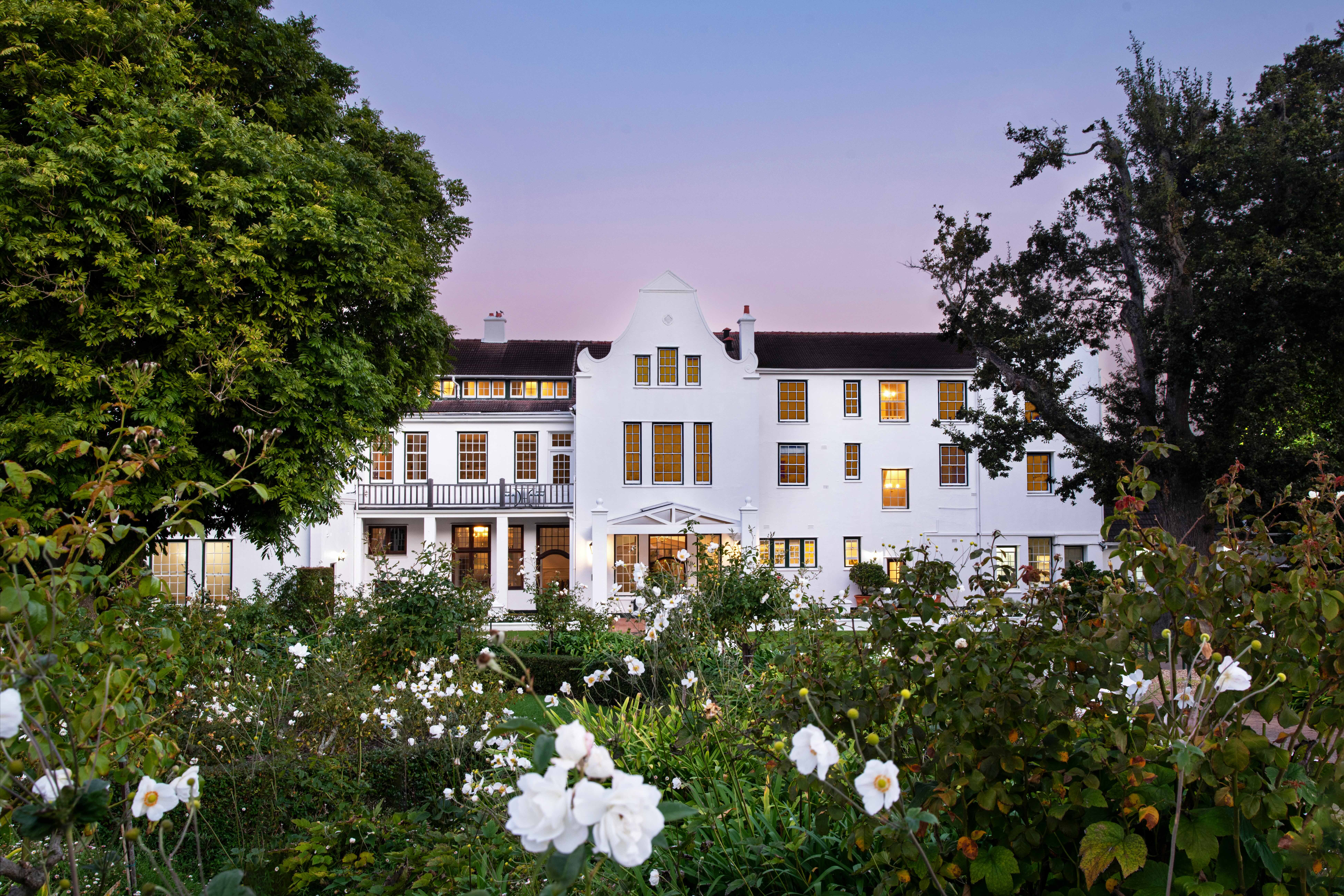 Valentine’s Dinner At The Cellars-Hohenort