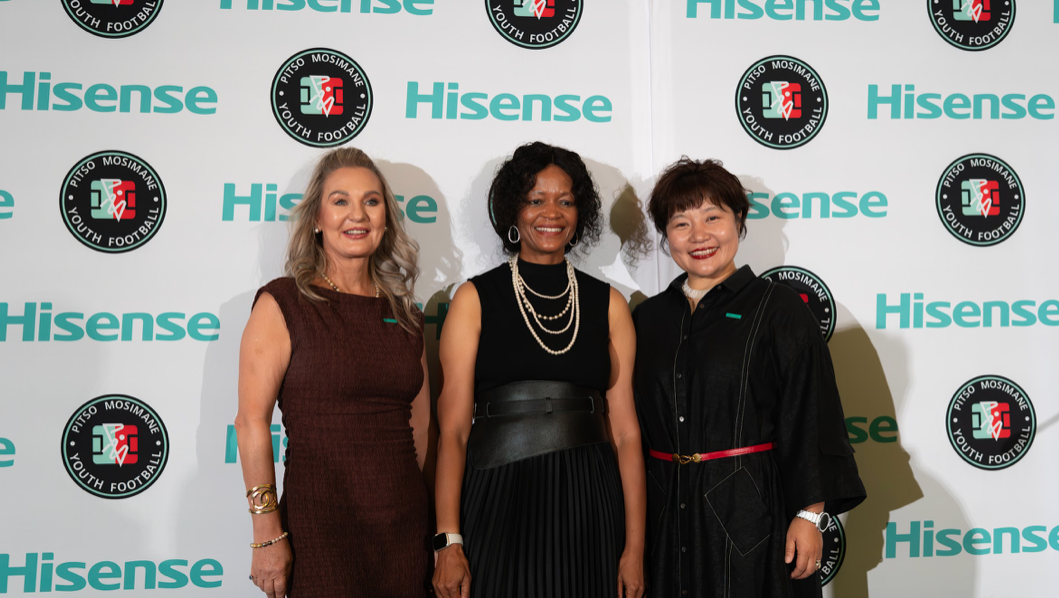 Hisense SA donates 100 mobile devices to Pisto Mosimane's Youth Football