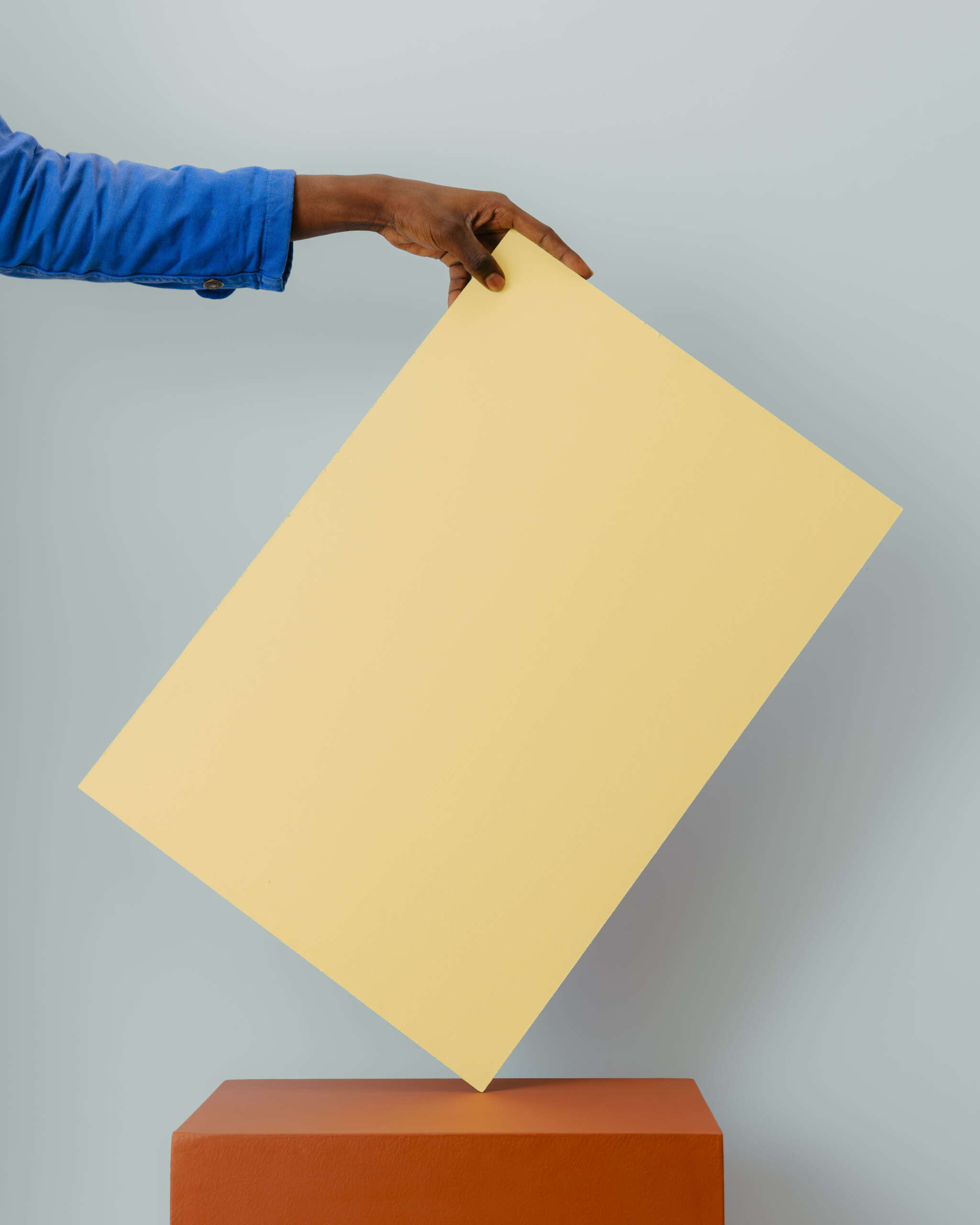 The optimistic BUTTER + SKY “world” from Plascon’s 2026 Colour Forecast provides a breath of lightness to lift your mood