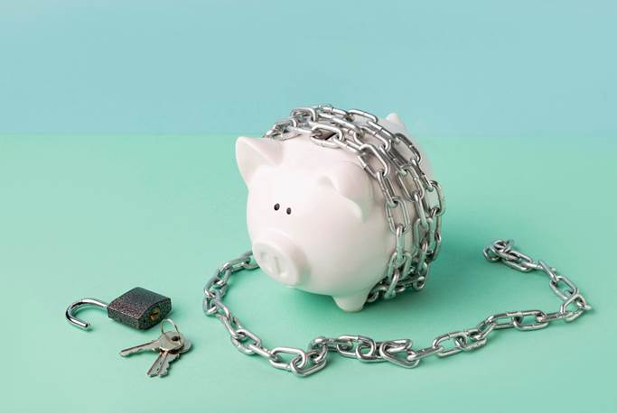 Savings: what happens when reality thwarts the best intentions