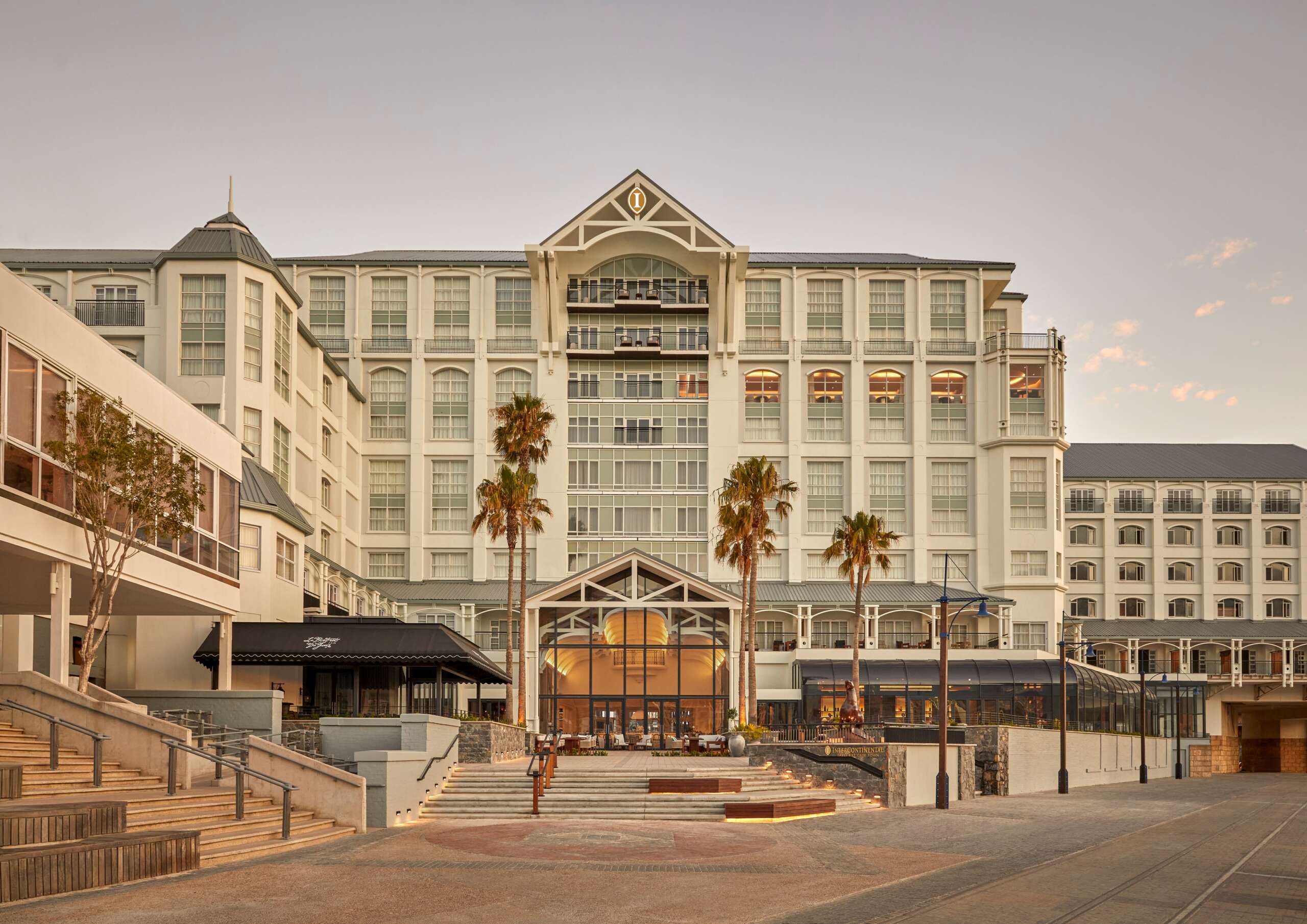 INTERCONTINENTAL TABLE BAY CAPE TOWN RECOGNISED AMONG THE WORLD'S LEADING LUXURY HOTELS